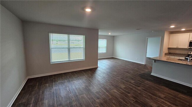 Foto del edificio - 511 Autumns Wood Cir W