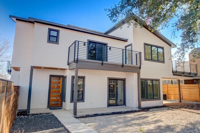 Foto del edificio - 5605 Manor Rd