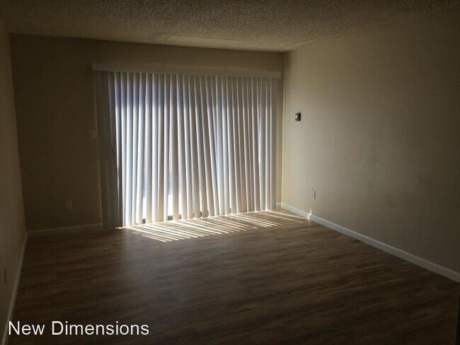 Building Photo - 2 br, 1.5 bath House - 859 Nutmeg Pl. #4