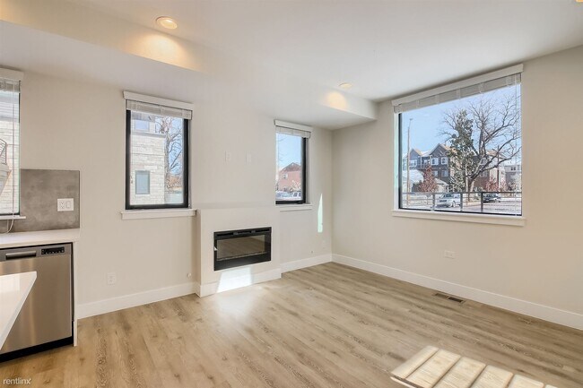 Building Photo - 1 br, 2 bath Condo - 5609 South Curtice St...