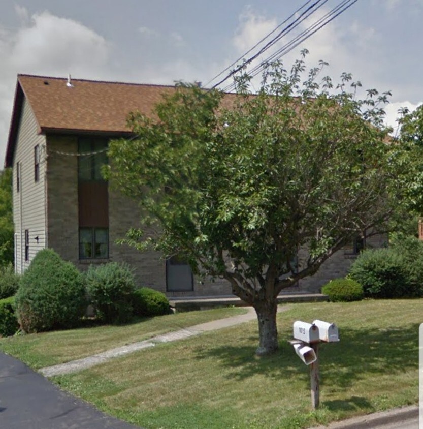 Front of Building - 1015 Hooper Rd