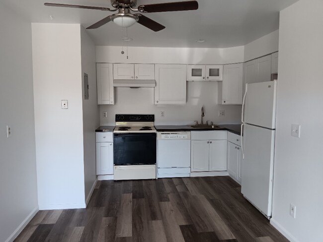 Foto del edificio - 4899 S Dudley St