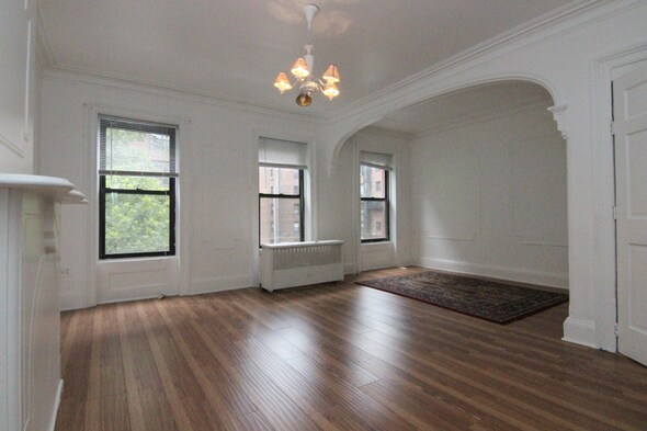 3rd Floor Room 1 - 171 Waverly Ave