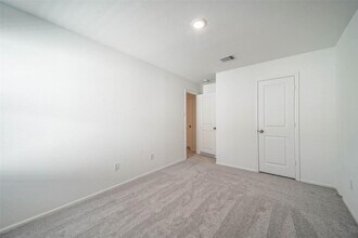 Building Photo - 1951 Foxtail Crk Ct