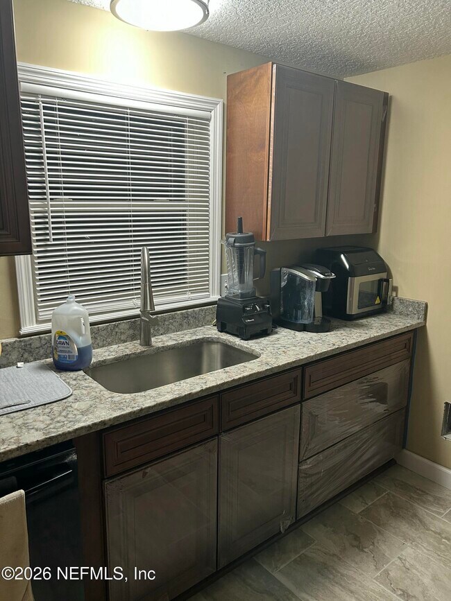 Foto del edificio - 294 Lee Dr