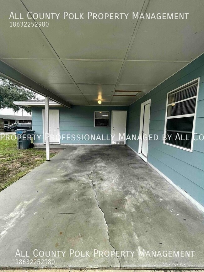 Building Photo - Great 2 Bedroom Duplex in North Lakeland!