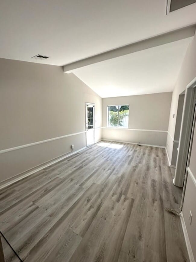 Foto del edificio - 2+1 Bungalow Cottage-  central a/c, carport, patio, washer/dryer hookups, pet friendly