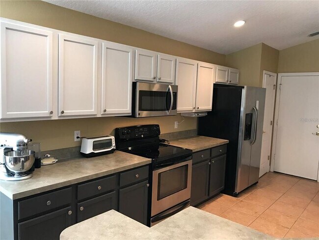 Building Photo - 9861 Portofino Dr