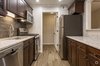 1BR, 1BA - 1040 SF - Calibre Woods