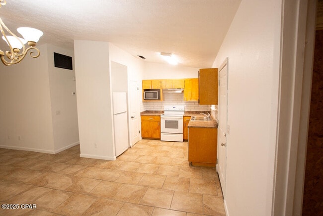 Foto del edificio - 6319 Elm St