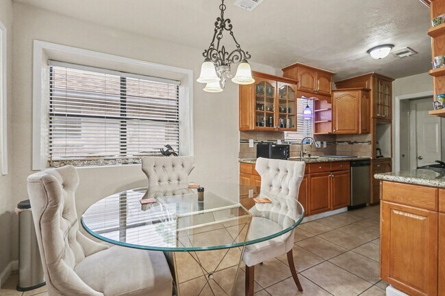 Foto del edificio - 23219 Good Dale Ln