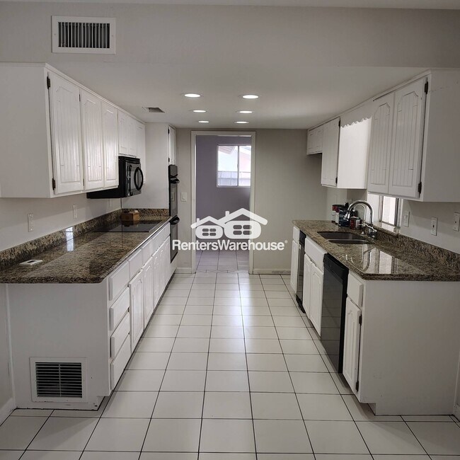 Foto del edificio - 1724 E Hope St