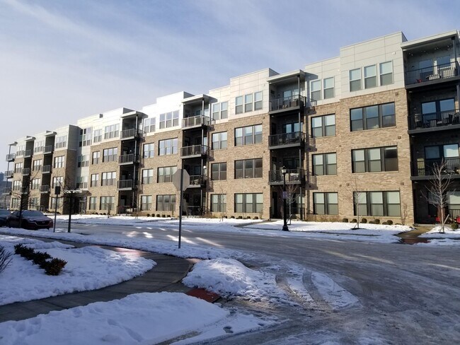 Building Photo - 751 N 6th St