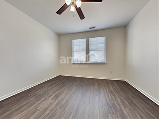 Foto del edificio - 122 Hyrne Dr