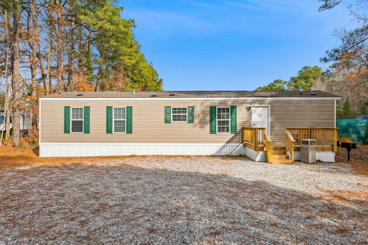 Primary Photo - 3149 Campground Rd