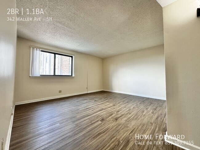Foto del edificio - 342 Waller Ave