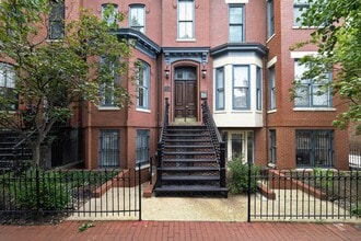Building Photo - 1340 Q St NW