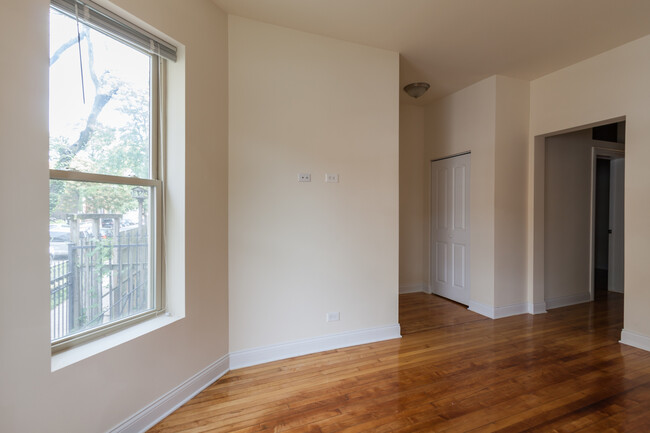 Foto del edificio - 2729 W Thomas St