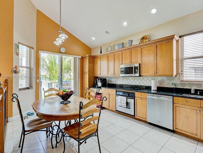 Foto del edificio - 4910 SW 163rd Ave