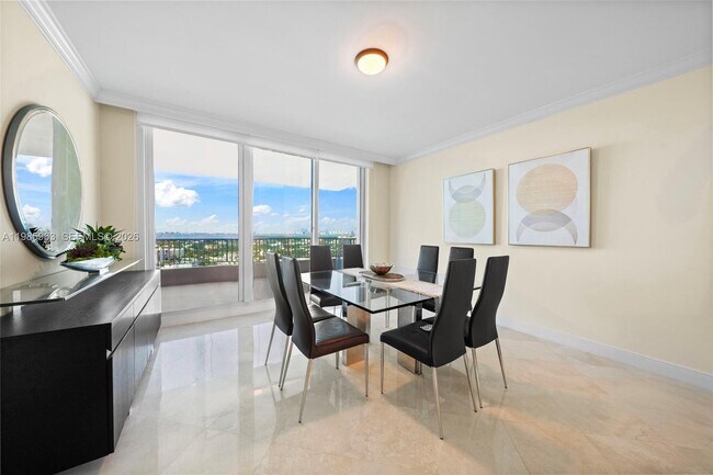Foto del edificio - 781 Crandon Blvd