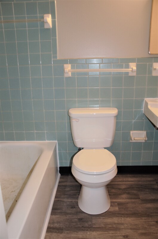 4991 Arbor Village Dr Unit B29, Columbus, OH 43214 Room for Rent in