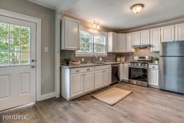Building Photo - 4 br, 1.5 bath Townhome - 90 Linden St