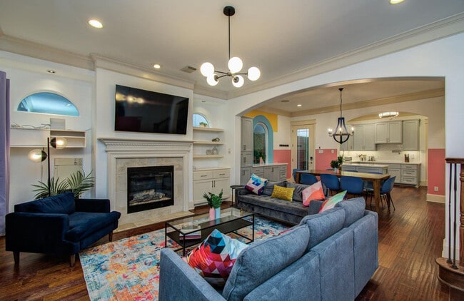 Building Photo - 1204 E 29th St