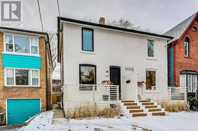 Building Photo - 220 Albany Ave
