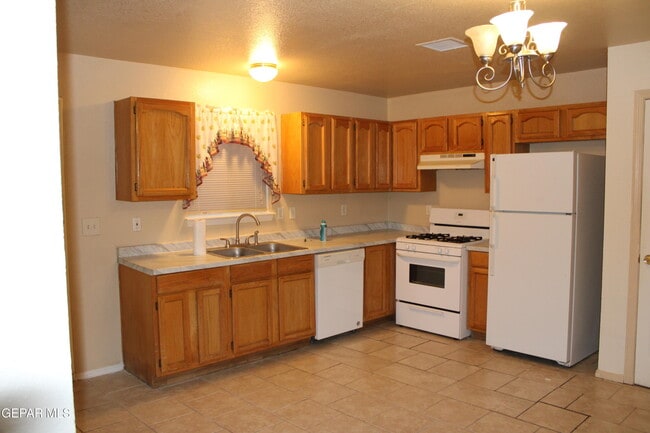 Building Photo - 12477 Sombra Fuerte Dr