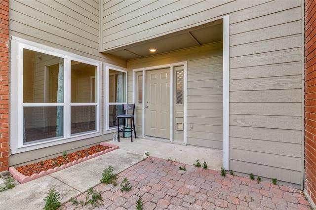 Foto del edificio - 8404 Forest Ln