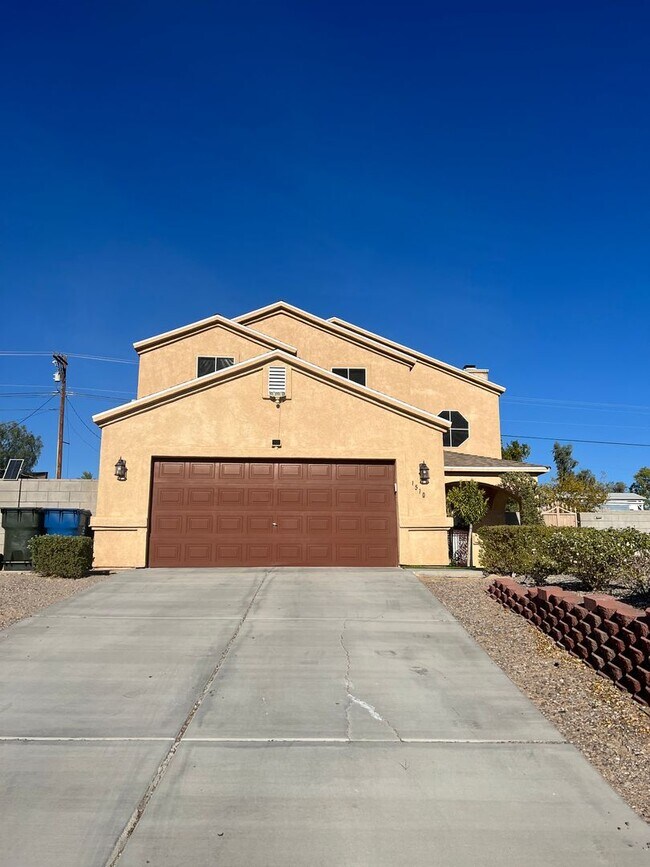 Foto del edificio - Beautiful 3 Bed/2.5 Bath 2 Story Home in d...