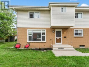 Building Photo - 255 Talbot St N