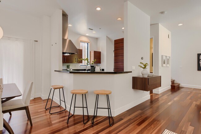 Foto del edificio - 1616 NW Riverscape St