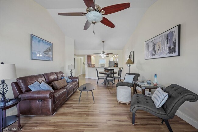 Foto del edificio - 2050 W Crown Pointe Blvd