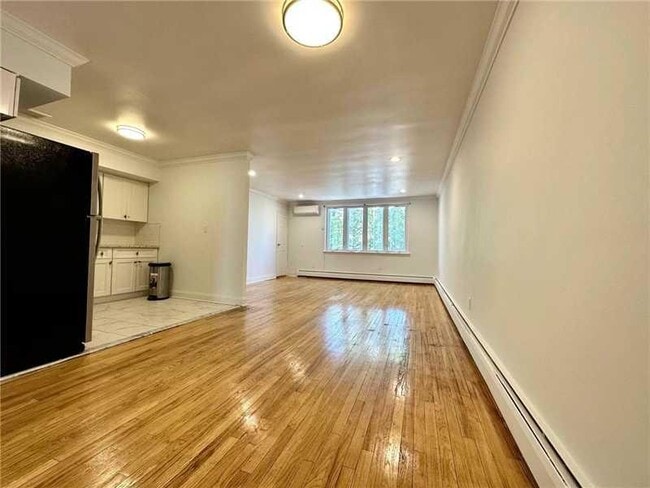 Foto del edificio - 66-61 73rd Pl