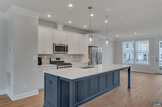 Building Photo - 3189 Acadia Dr