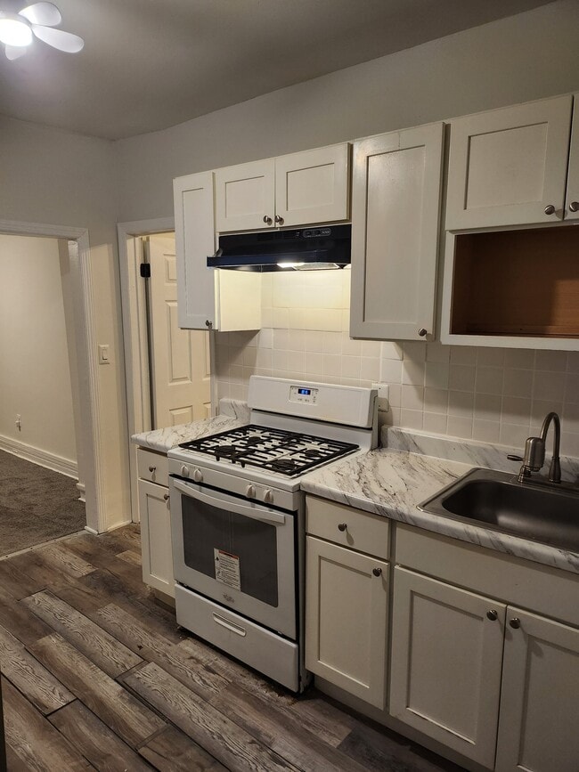 Building Photo - 46 Webster Pl