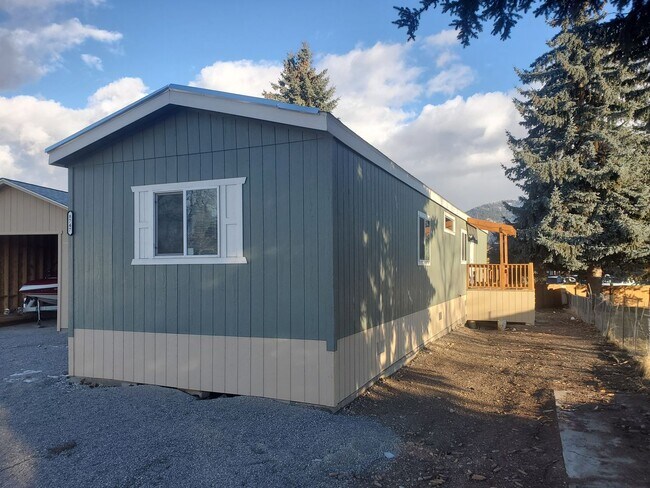 Foto del edificio - Brand new build 3 bedroom 2 bath modular h...