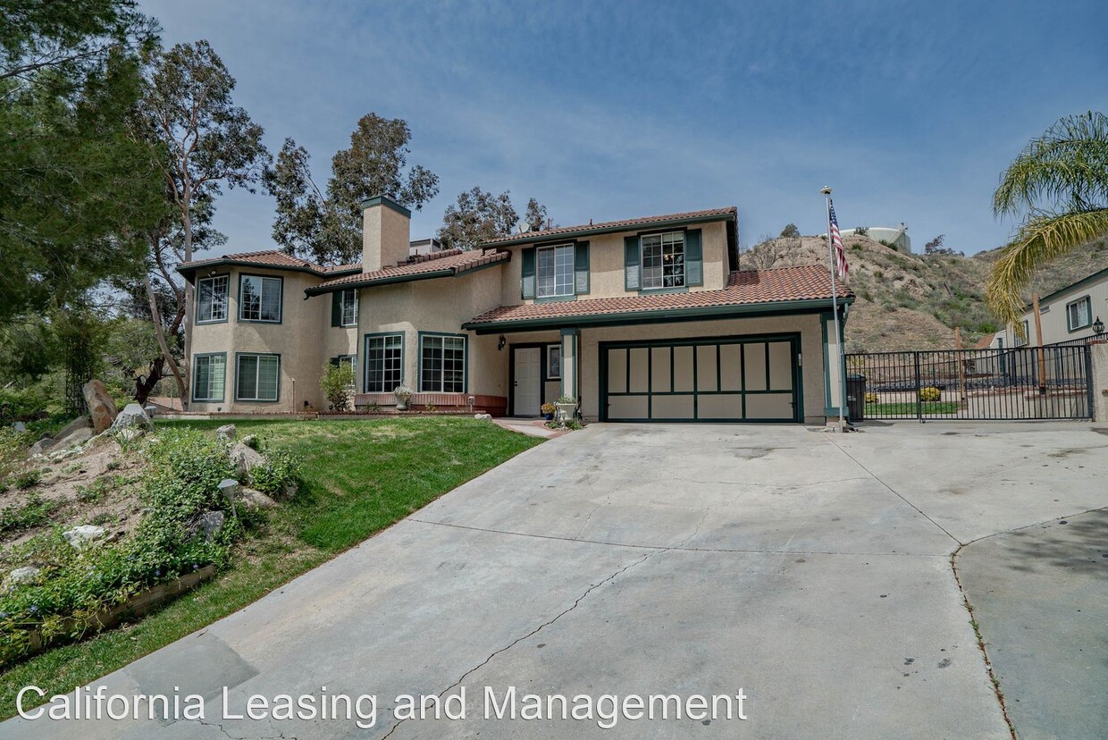 5 Br 2 5 Bath House 15102 Julianne Court House Rental In Santa   5 Br 25 Bath House   15102 Julianne Court Santa Clarita Ca Primary Photo 