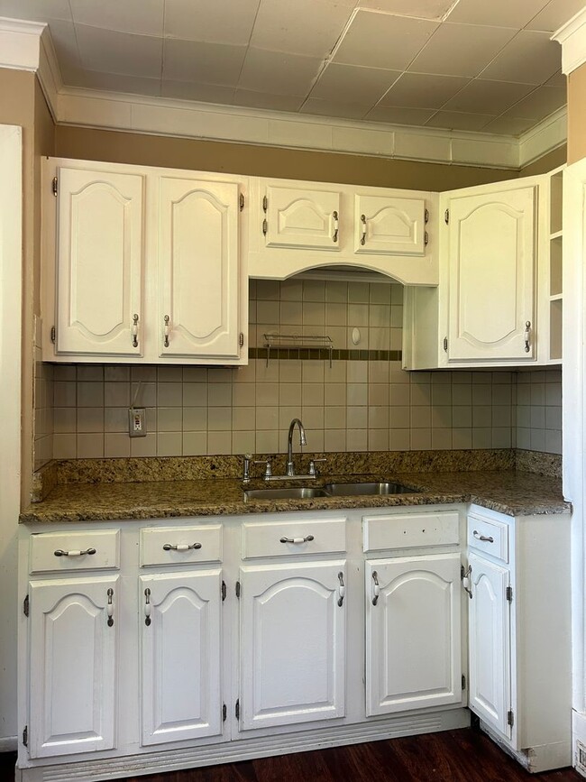 Building Photo - vin4031