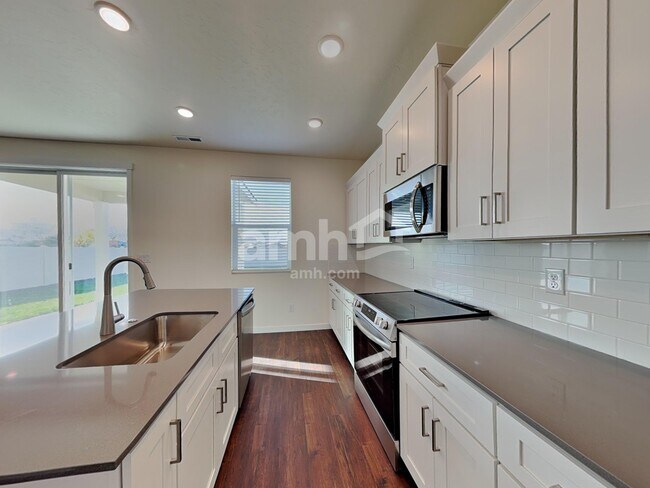 Building Photo - 9508 W Shumard St