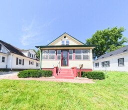Building Photo - 420 2nd St