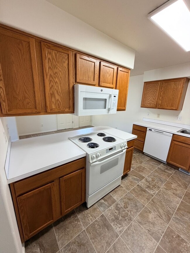 Foto del edificio - Two Bedroom Duplex in South Salem