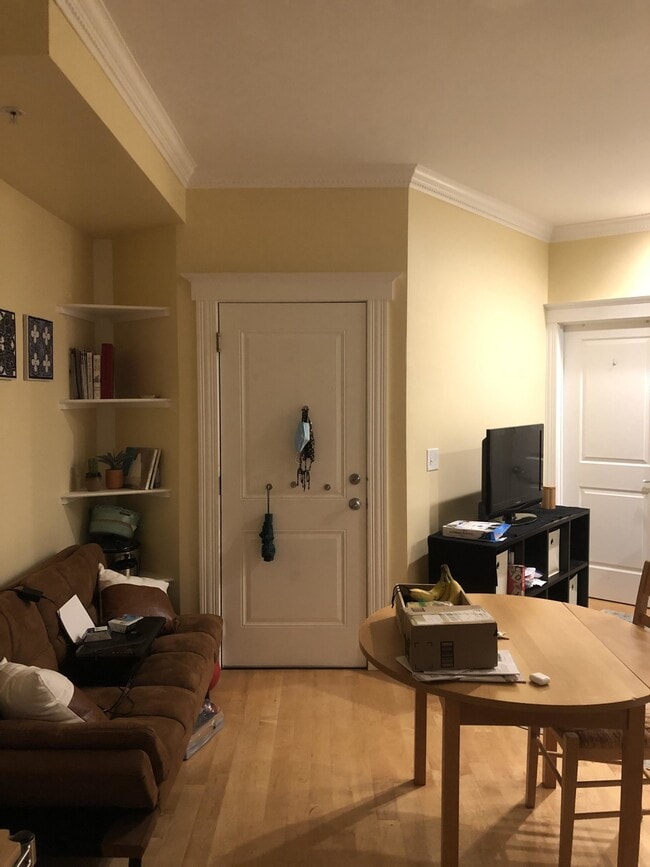 Building Photo - 152 Magazine St