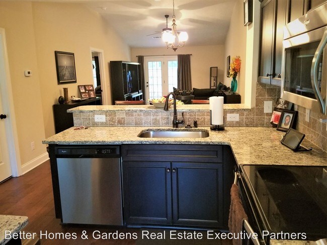 Foto del edificio - 2 br, 2 bath House - 192 Toronto Rd