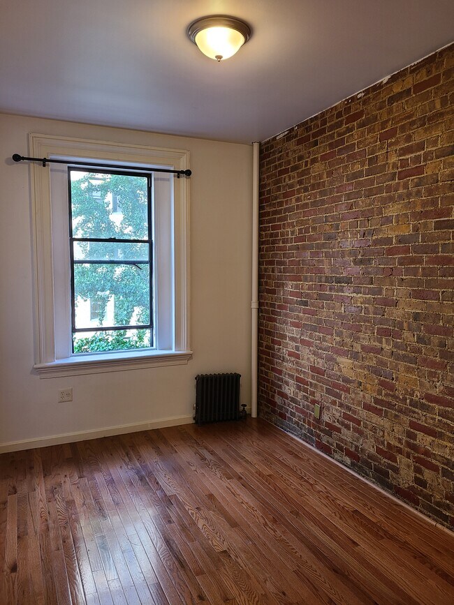 Building Photo - 328 W 45th St