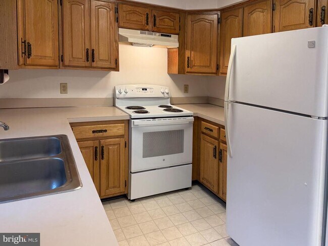 Foto del edificio - 4732 Weatherhill Dr