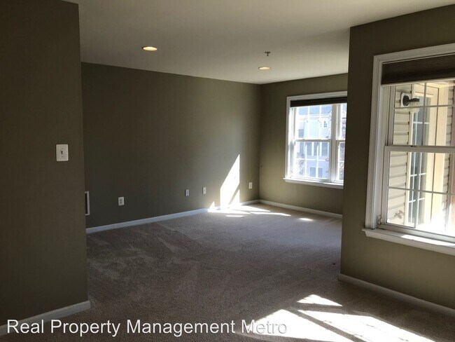 Building Photo - 3 br, 4 bath House - 8408 Lily Ln