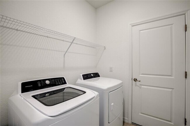 Building Photo - 11387 Pinot Dr