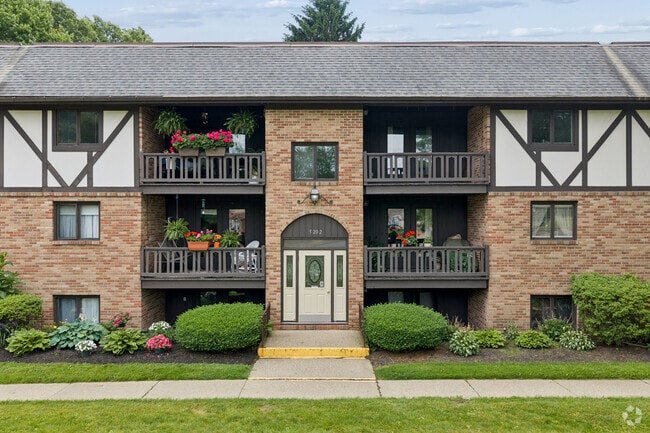Building Photo - Carriage Hill Apartments: A 55 and Better Community